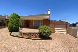 Property For Rent in Lindhaven, Roodepoort